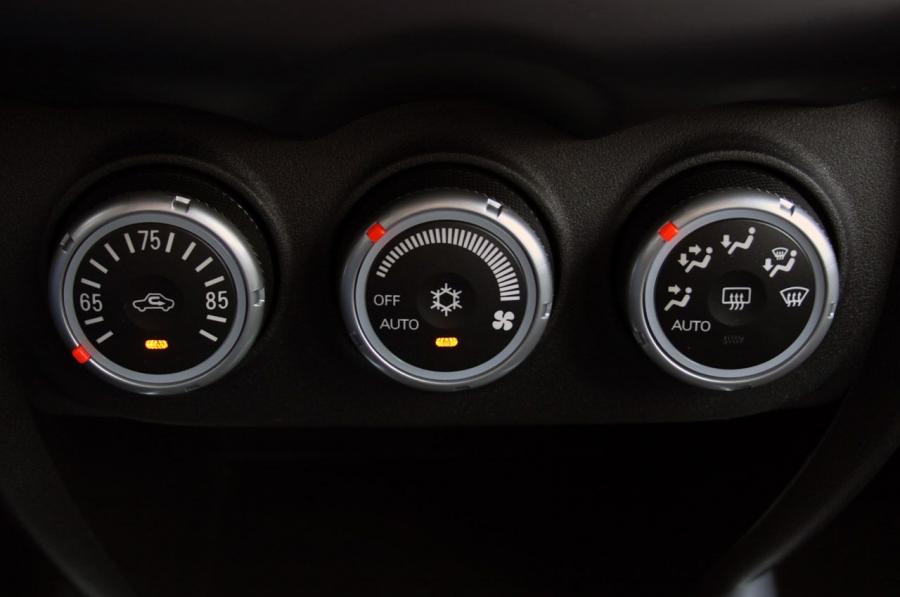  Mitsubishi Outlander Sport SE AWC 2011 года  (фото 14 из 48)